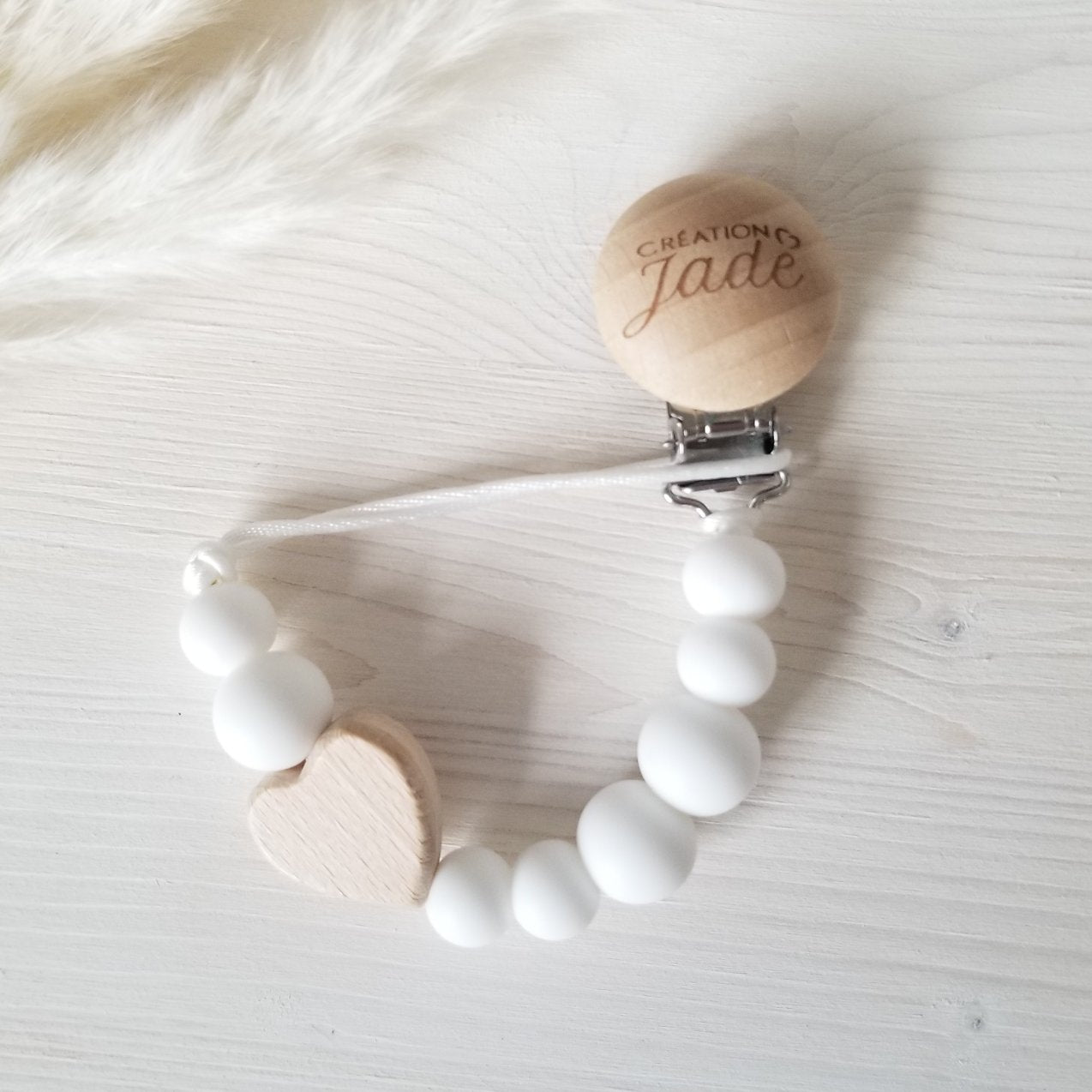 Attache-sucette en bois - Amour maternel - Blanc
