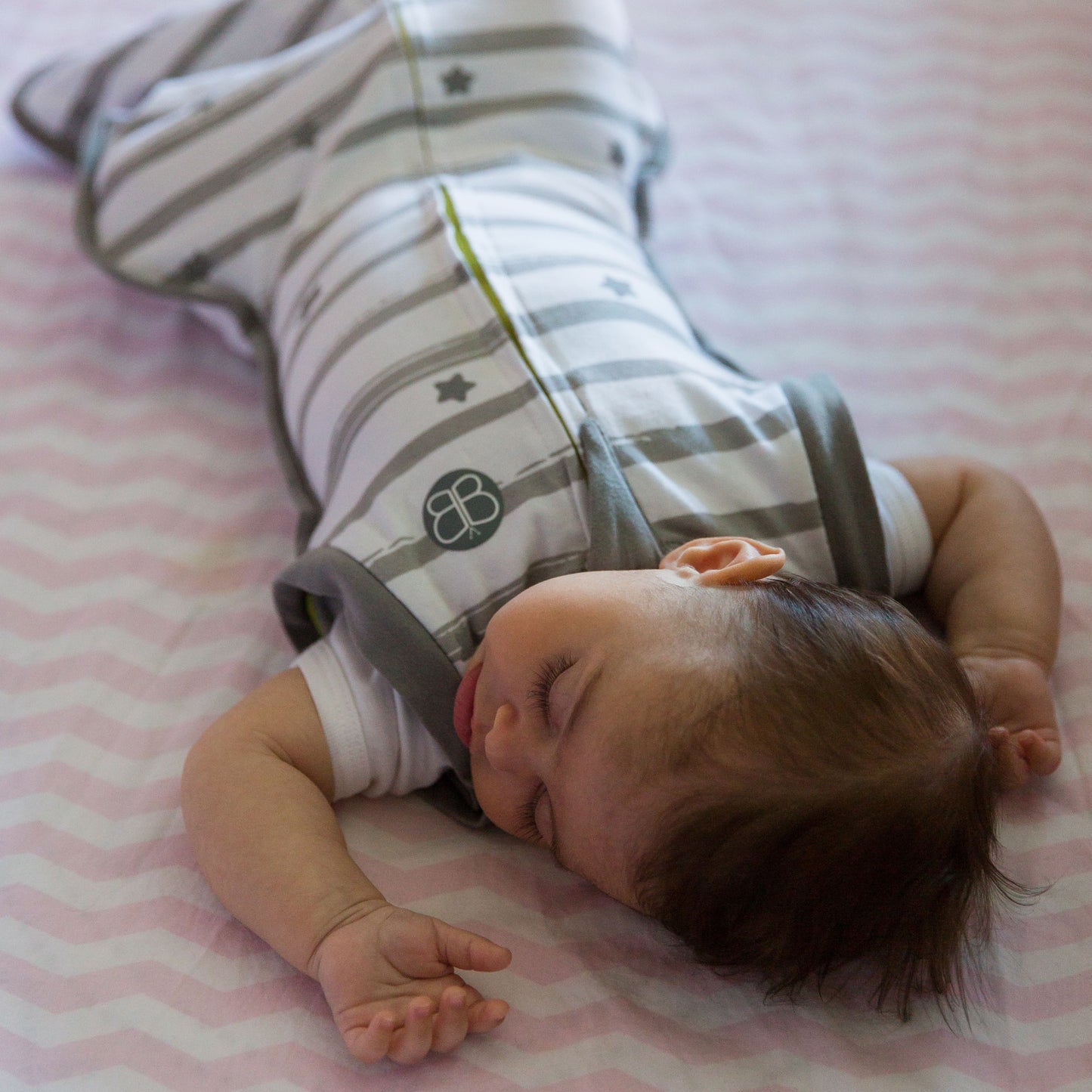 Sleëp: 3 in 1 Convertible Swaddle || Sleëp: Emmailloteuse convertible 3 en 1 pour sommeil