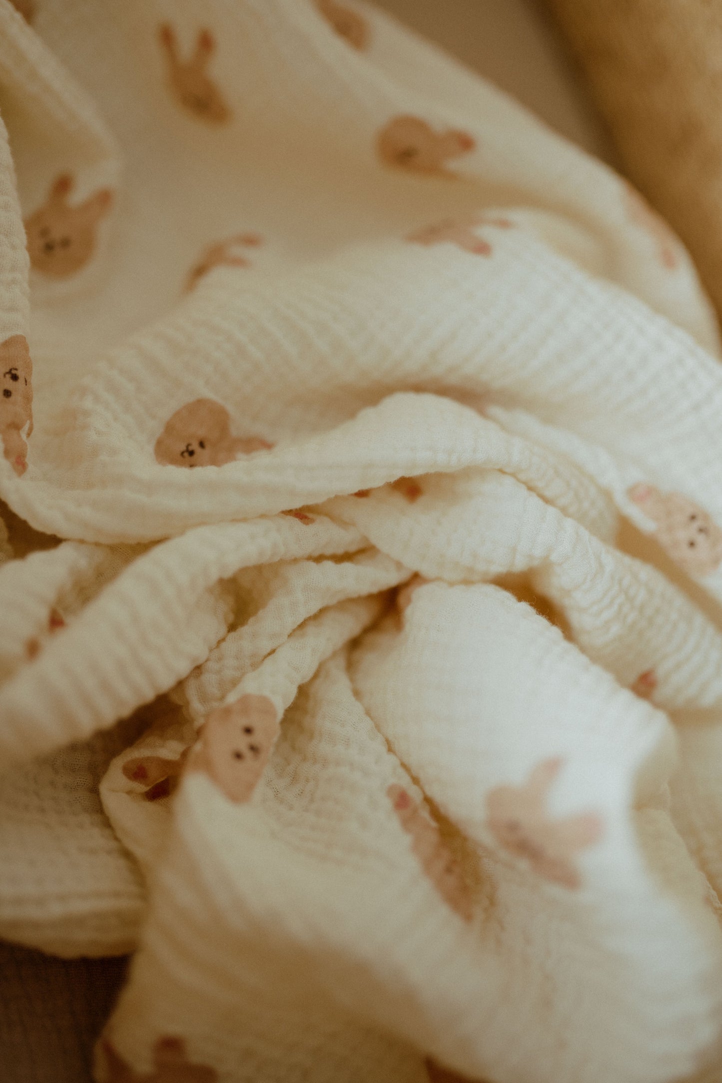 Lange en mousseline de coton bio – Lapin rose | ba.be.O Canada