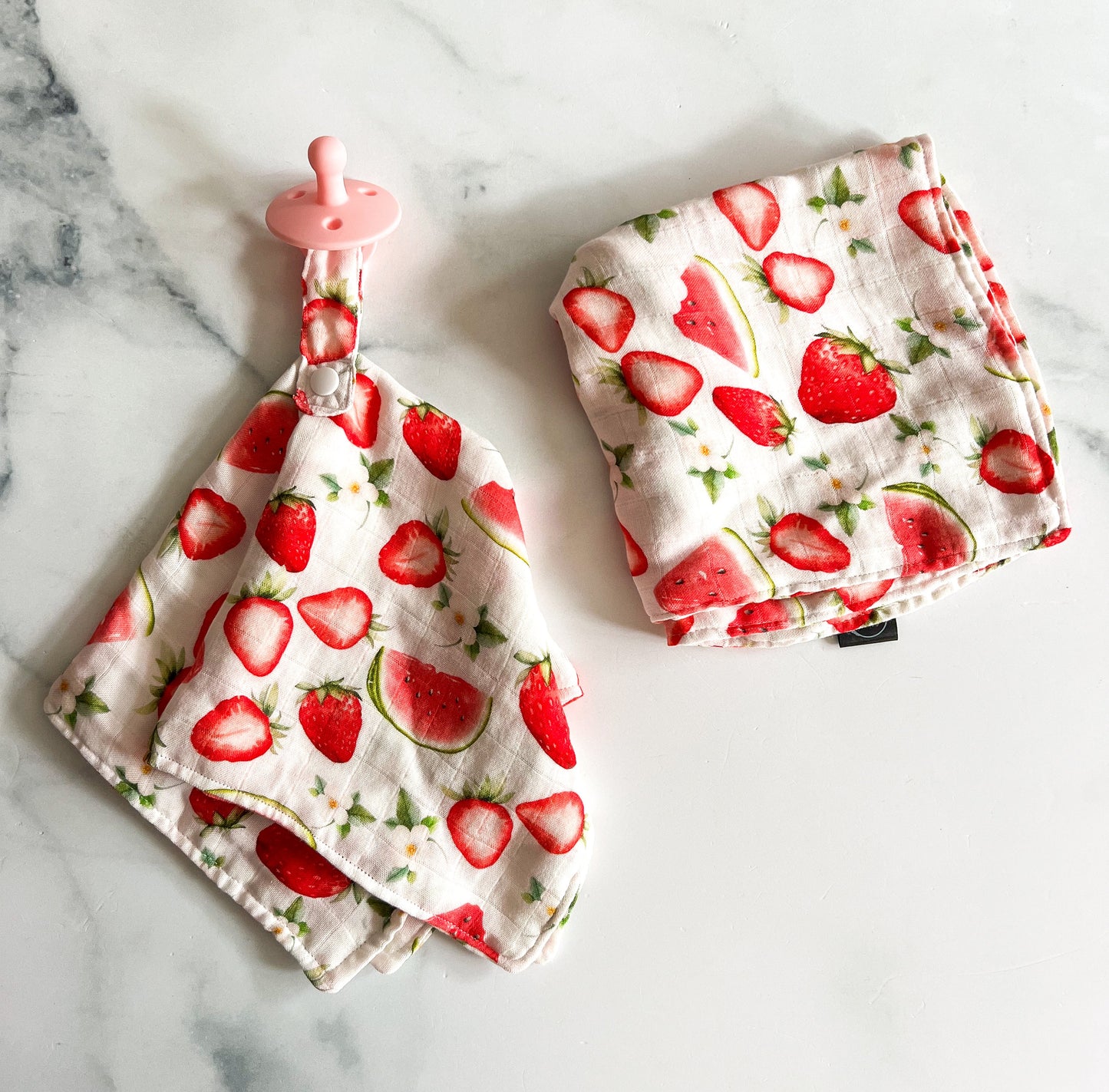 Bamboo Muslin Pacifier Clip - Strawberries