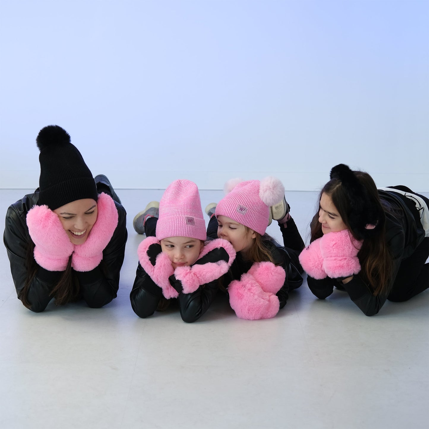 Wonder Fluff Girl's Candy Pink Faux Fur Mitten
