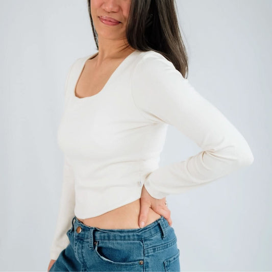 Crop en bambou sculpté à col carré pour femme | Genévrier