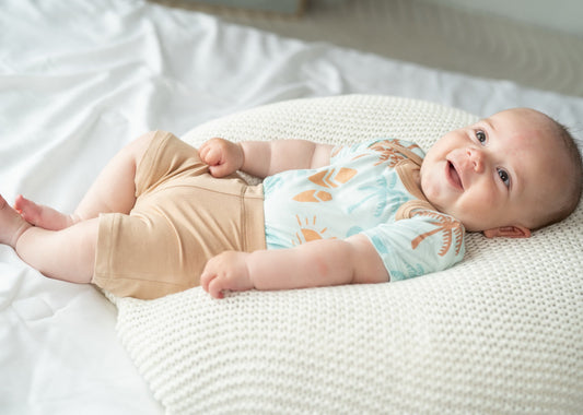 Bamboo Short Sleeve Onesie & Short Set (Sunny Shores Print/Maple Sugar)