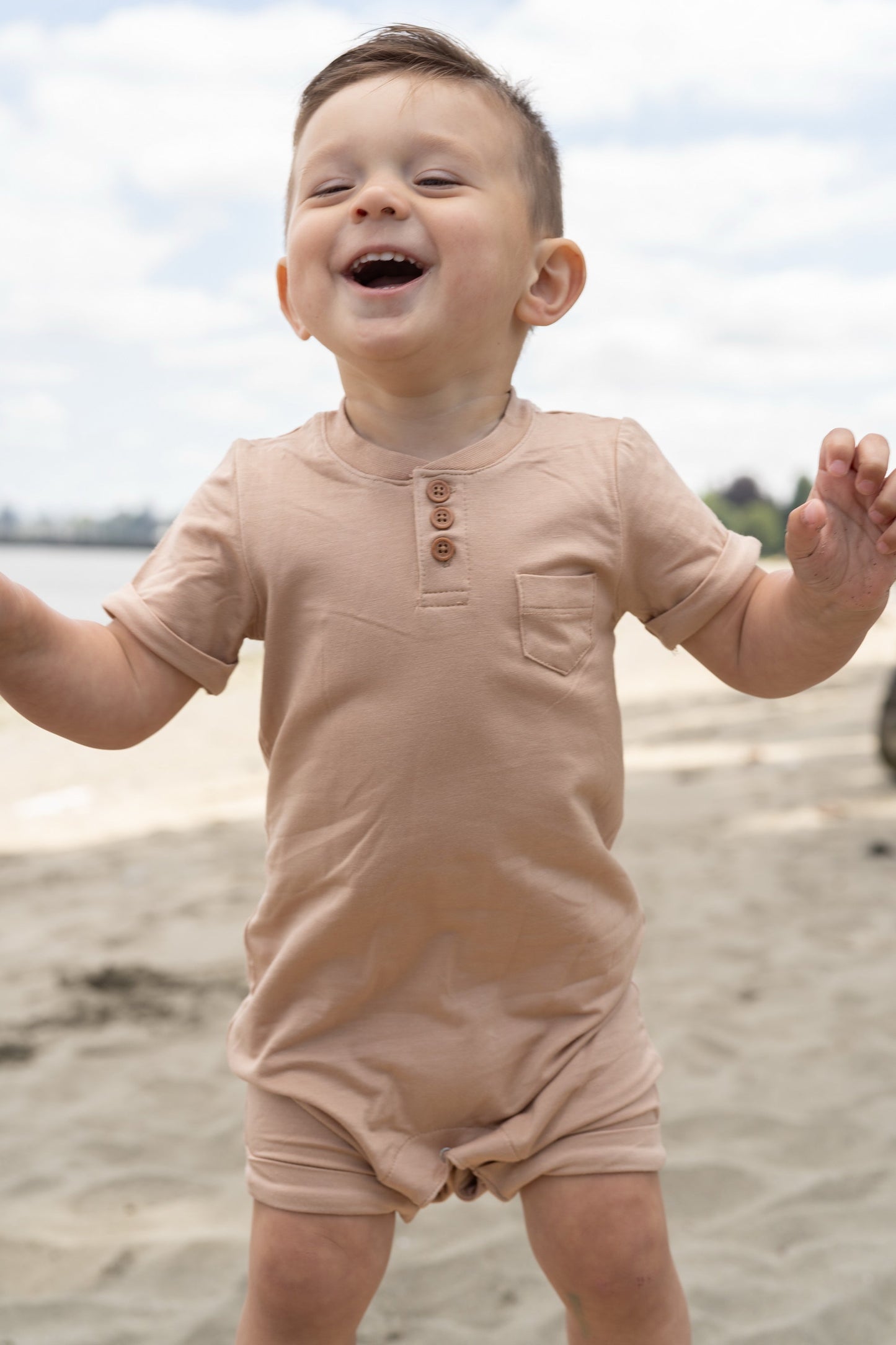 Bamboo Short Sleeve Romper with Buttons (Maple Sugar)