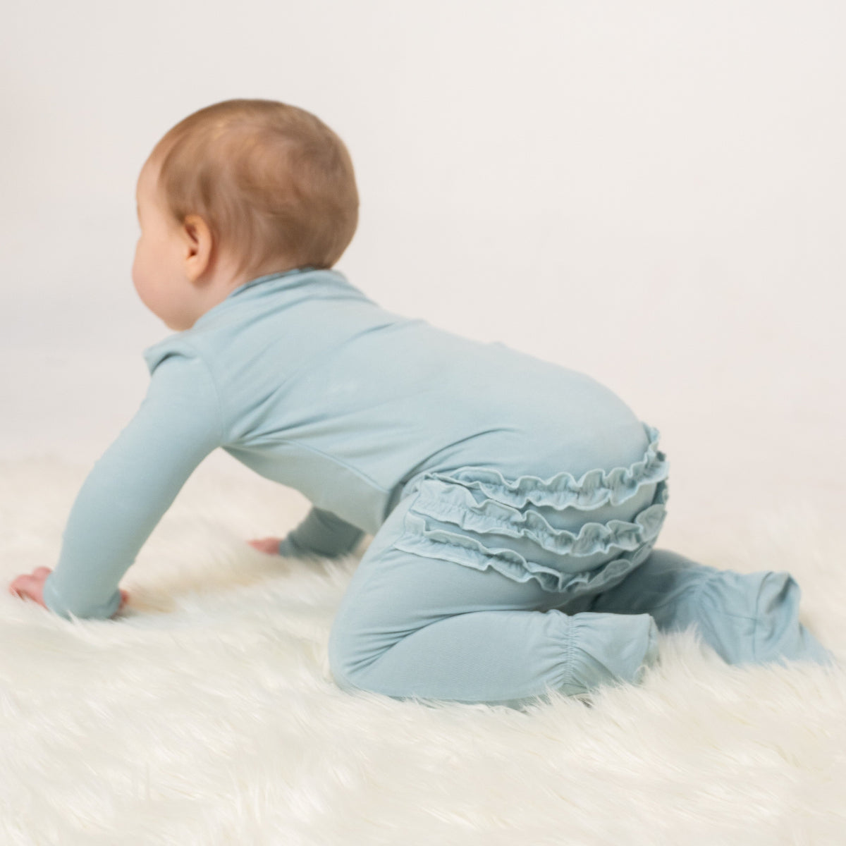 Bamboo Ruffle Footies with Two Way Zipper (Blue Cloud)