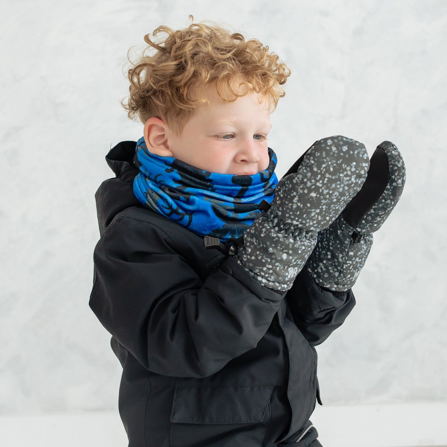 Cache-cou réversible en peluche Dino Squad Royal Black