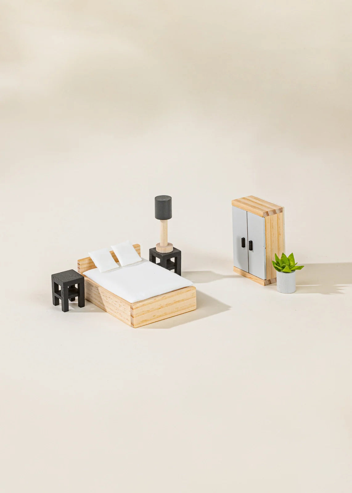 Mobilier et accessoires de chambre à coucher de maître de maison de poupée en bois (9) | Coco Village