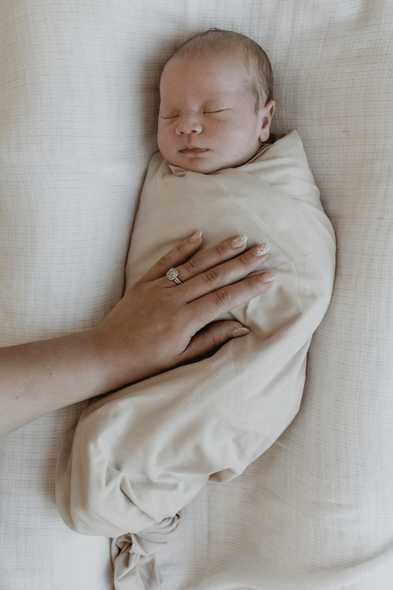 Couverture d'emmaillotage en bambou Beluga – Simone