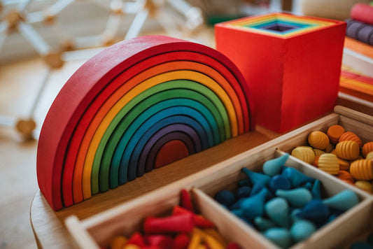 Arc-en-ciel empilable en bois