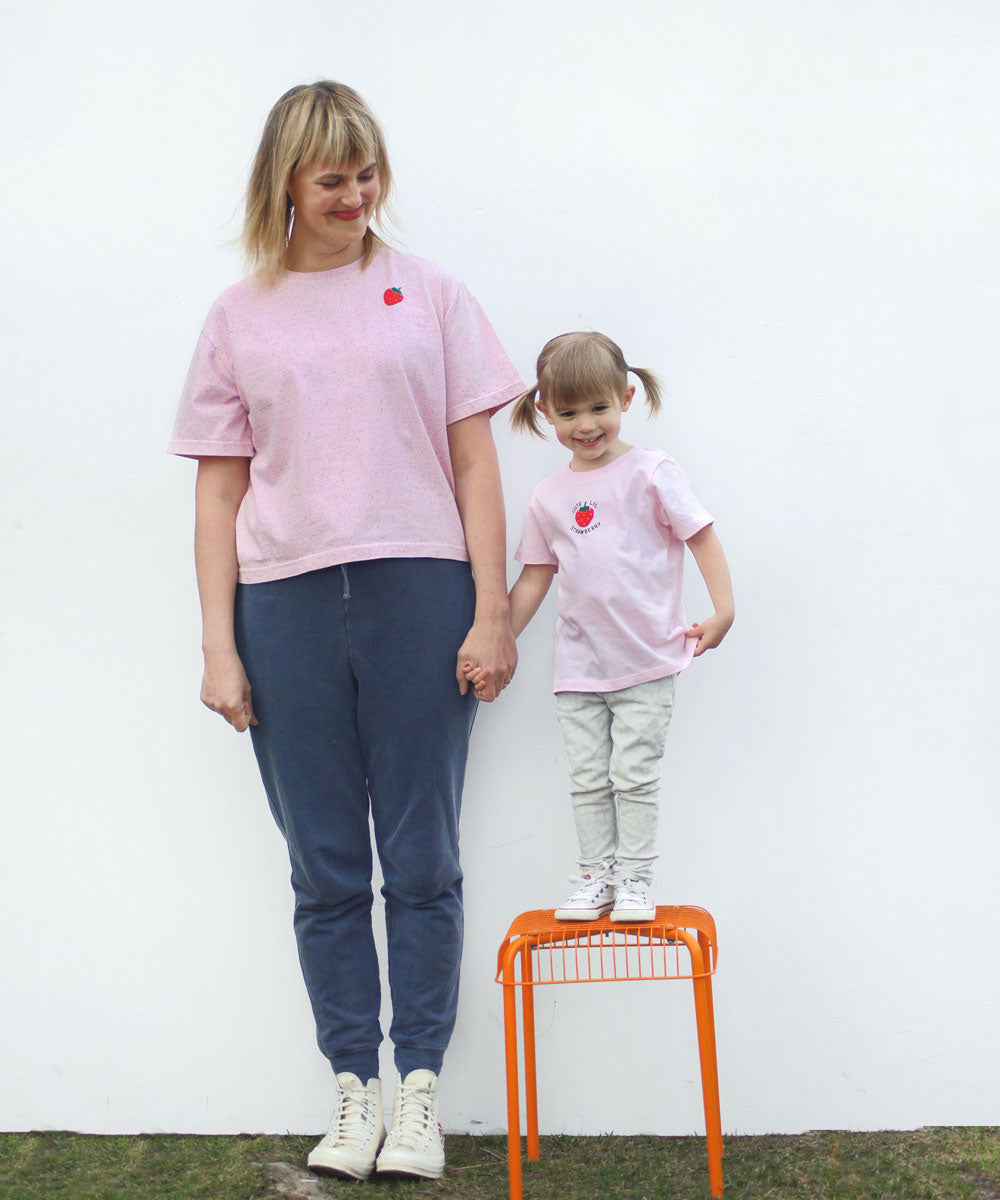 T-shirt Enfant « Mignonne petite fraise »