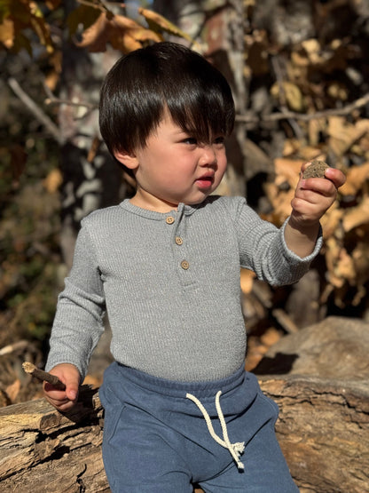 Aynor Henley Onesie | Grey | Me & Henry