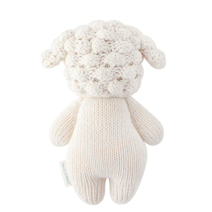 Bébé agneau | Cuddle + Kind