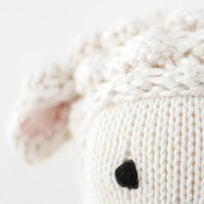 Bébé agneau | Cuddle + Kind