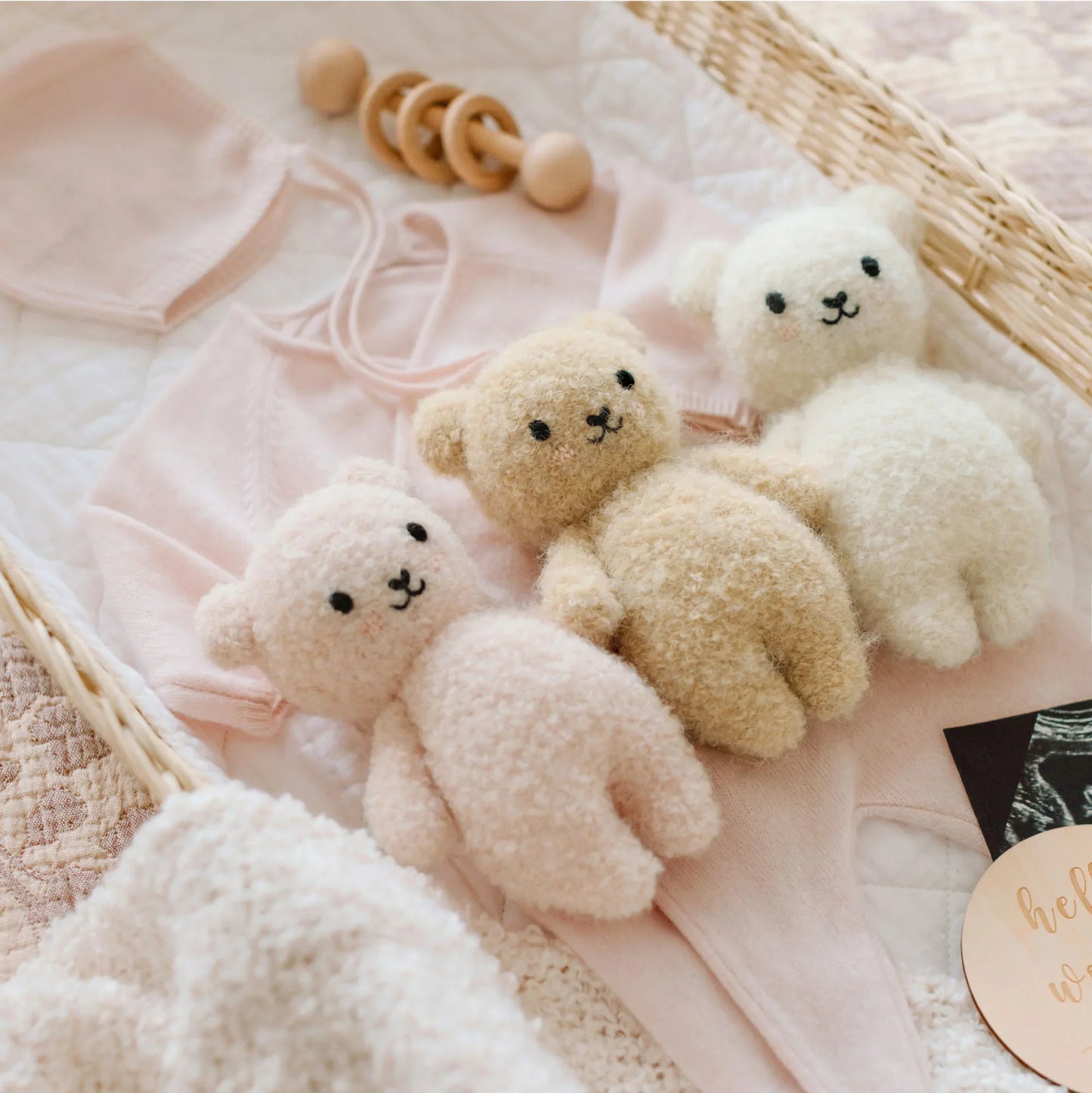 Ours en bouclettes pour bébé (Ivoire) | Cuddle + Kind