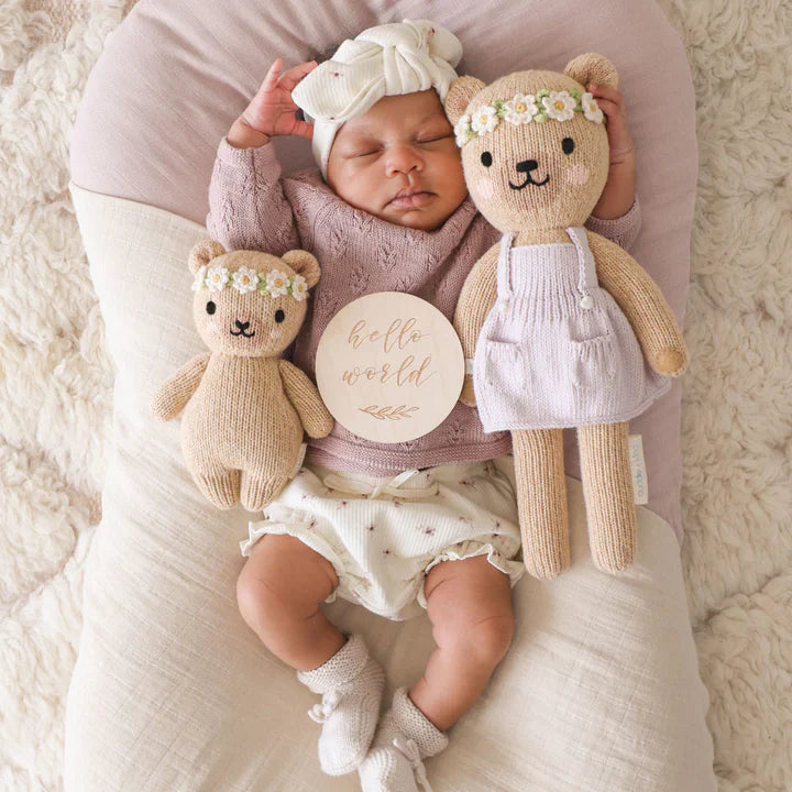 Bébé ours miel (motif floral ivoire) | Cuddle + Kind