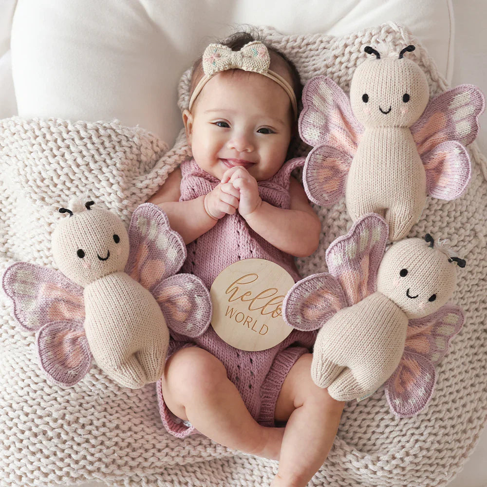 Bébé papillon | Cuddle + Kind