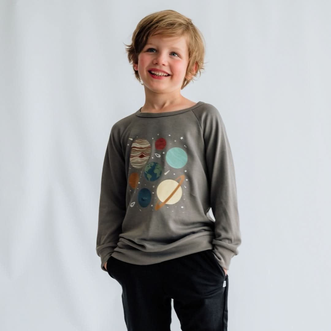 Baby/Kids' Graphic Bamboo Raglan Sleeve Pullover | Planets In Graphite