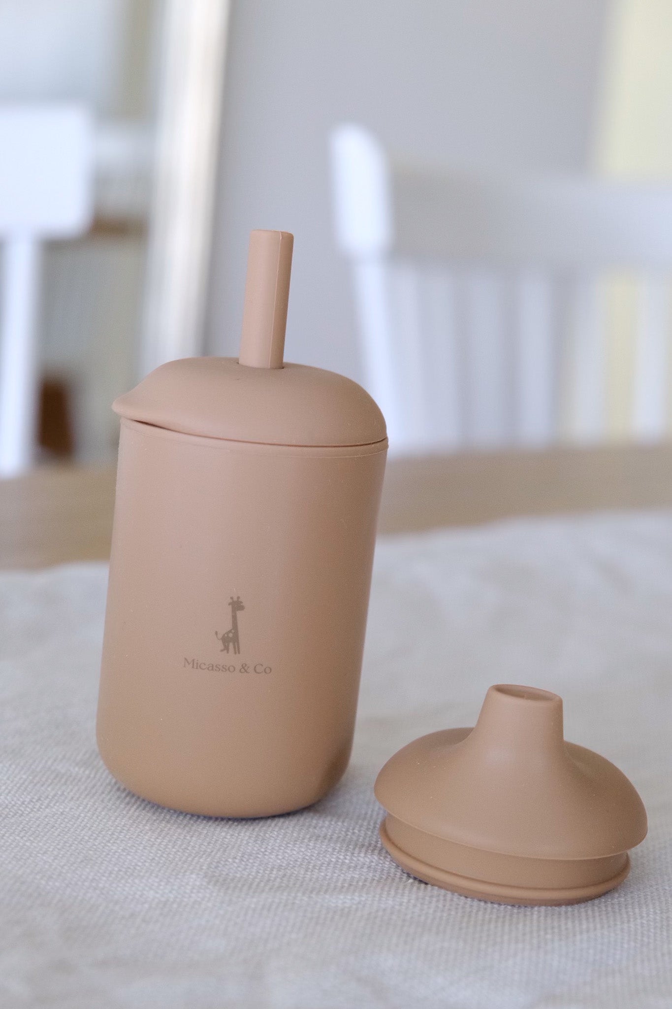 Gobelet en silicone à paille et à bec