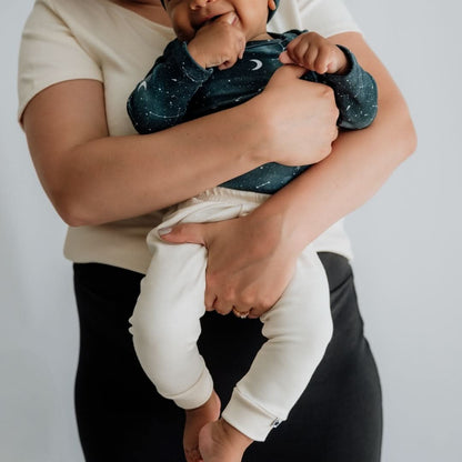 Coffret cadeau capsule en rayonne de bambou pour bébé | Nuit étoilée et crème