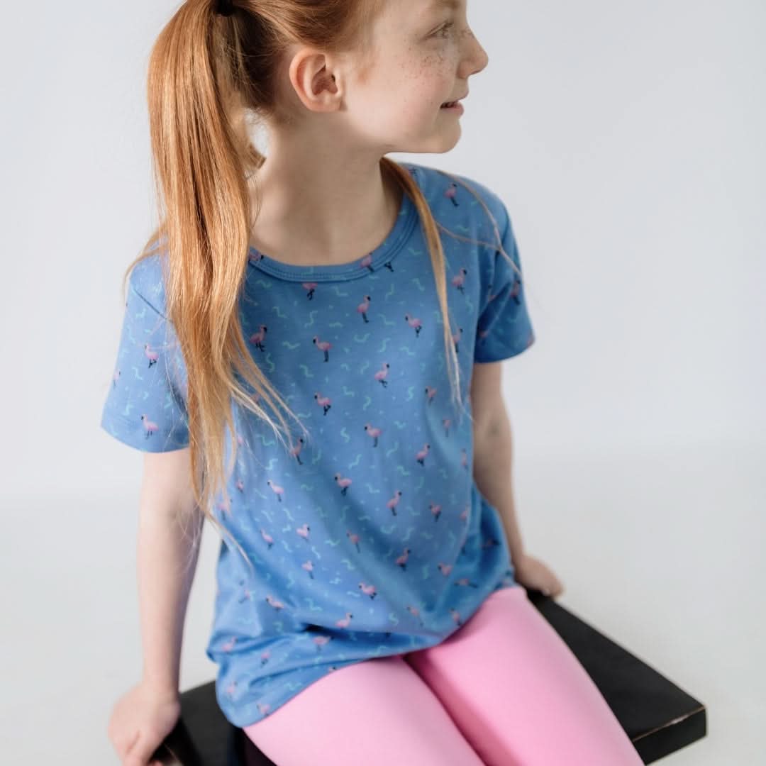 T-shirt bébé/enfant en bambou à imprimé intégral | Fête Flamant rose