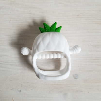 Création Jade Teething Mitten - Pineapple