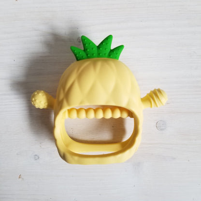 Création Jade Teething Mitten - Pineapple