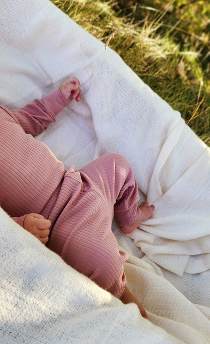 Ensemble deux pièces en coton biologique pour bébé, Rose | ba.be.O Canada