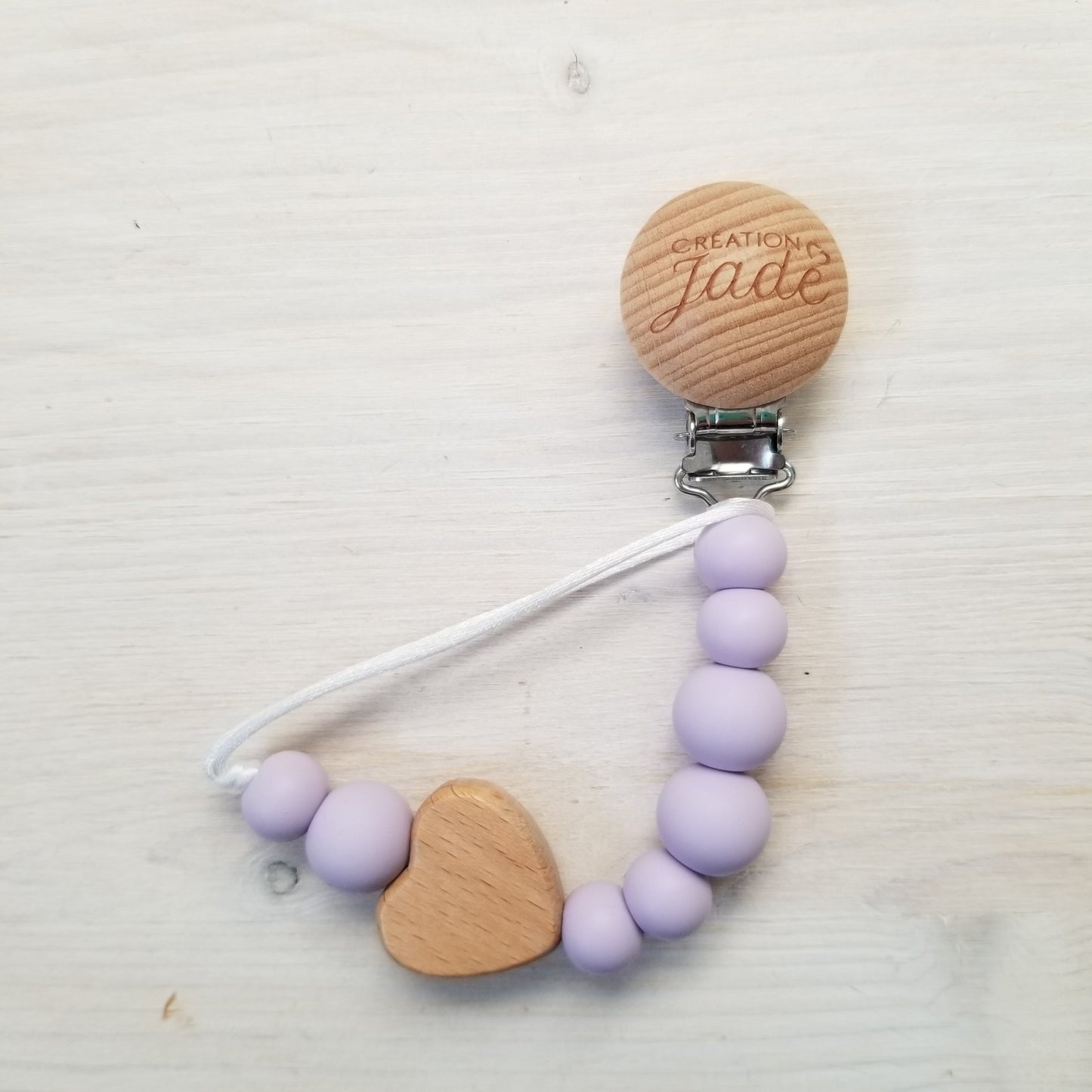 Attache-tétine en bois - Amour maternel - Lilas
