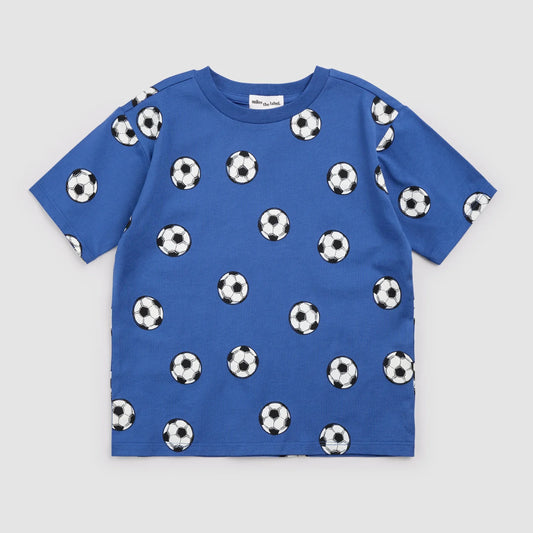 T-shirt en tricot | Ballons de soccer sur bleu roi | Miles the Label
