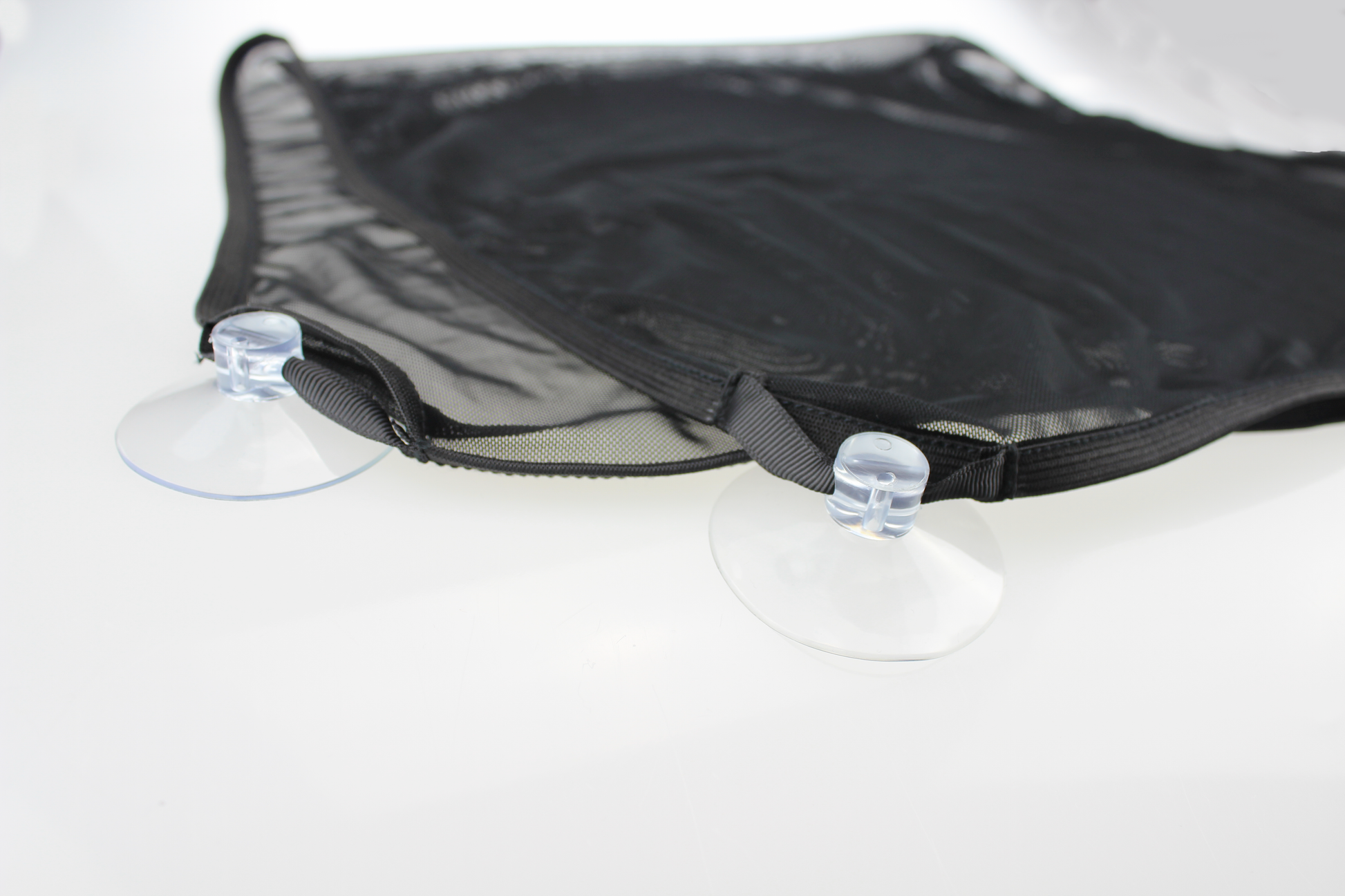 sunshade-for-car-with-succion-cup