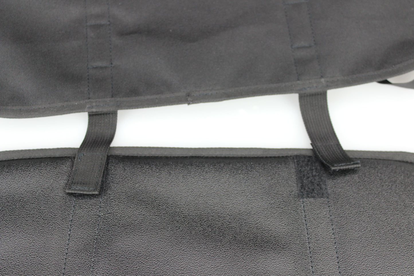 ajustable-straps-seat-protector