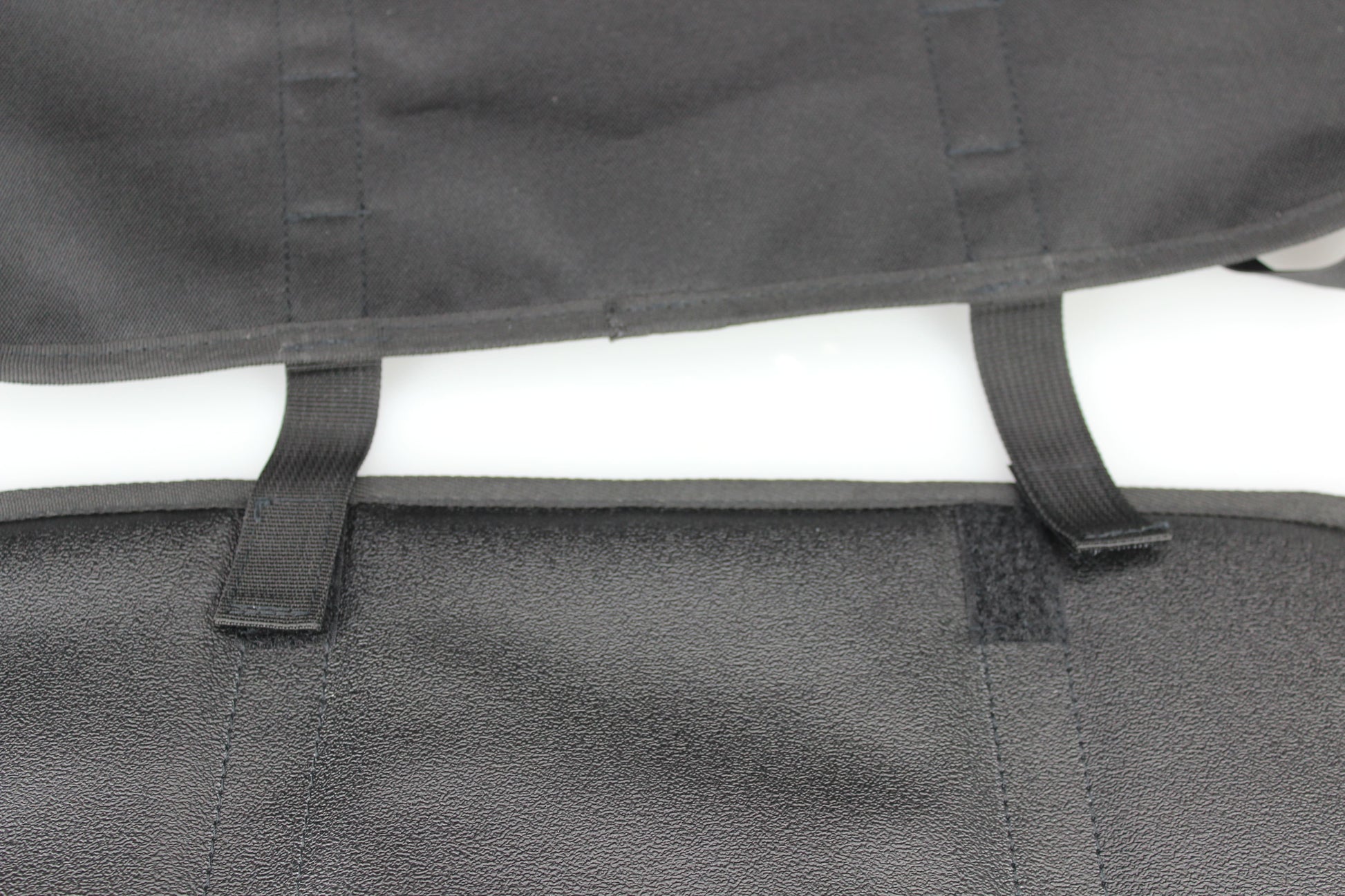 ajustable-straps-seat-protector