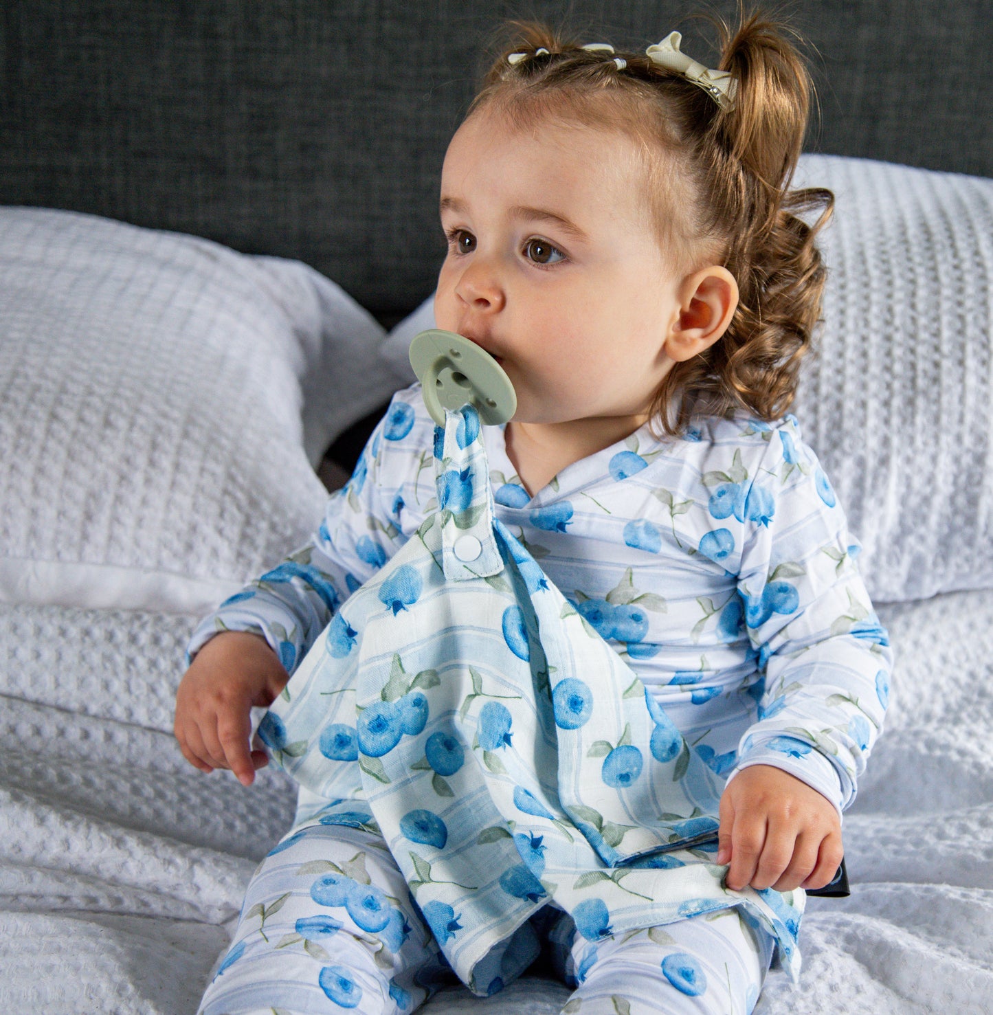 Bamboo Muslin Pacifier Clip - Blueberries