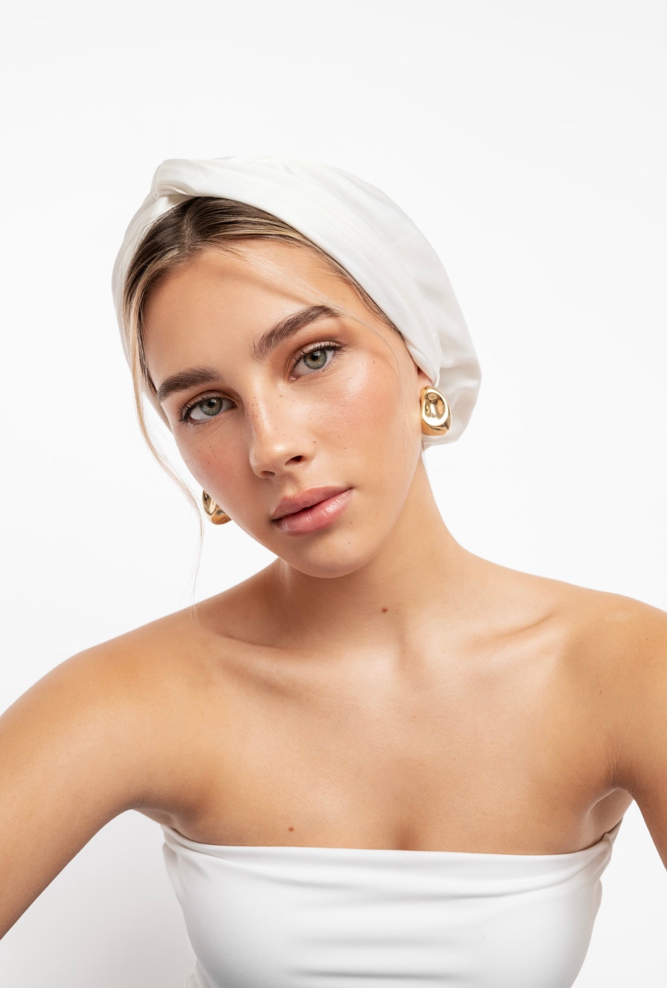 Bonnet en satin