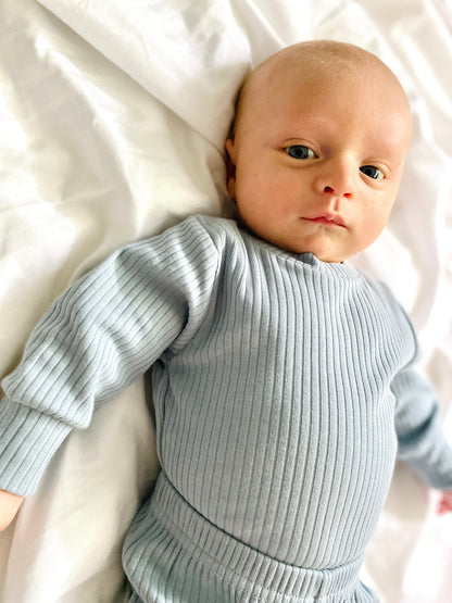 Ensemble deux pièces en coton biologique pour bébé, bleu Harbour | ba.be.O Canada