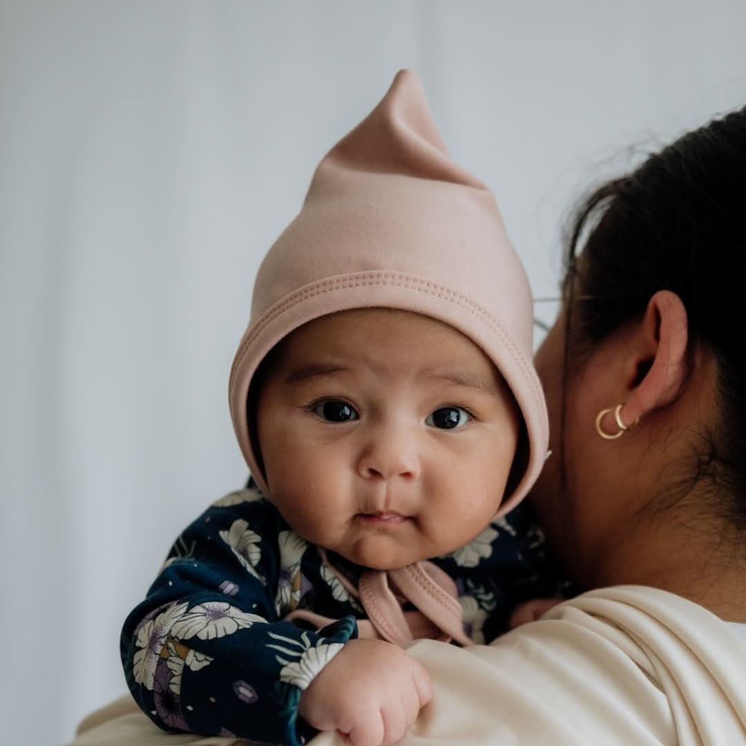 Bonnet lutin en bambou pour bébé | Bois de rose