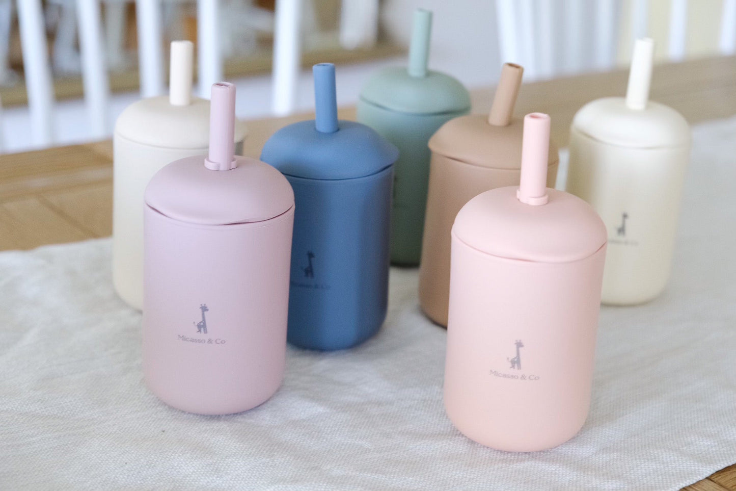 Gobelet en silicone à paille et à bec