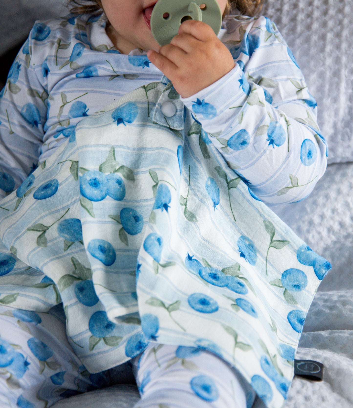 Bamboo Muslin Pacifier Clip - Blueberries
