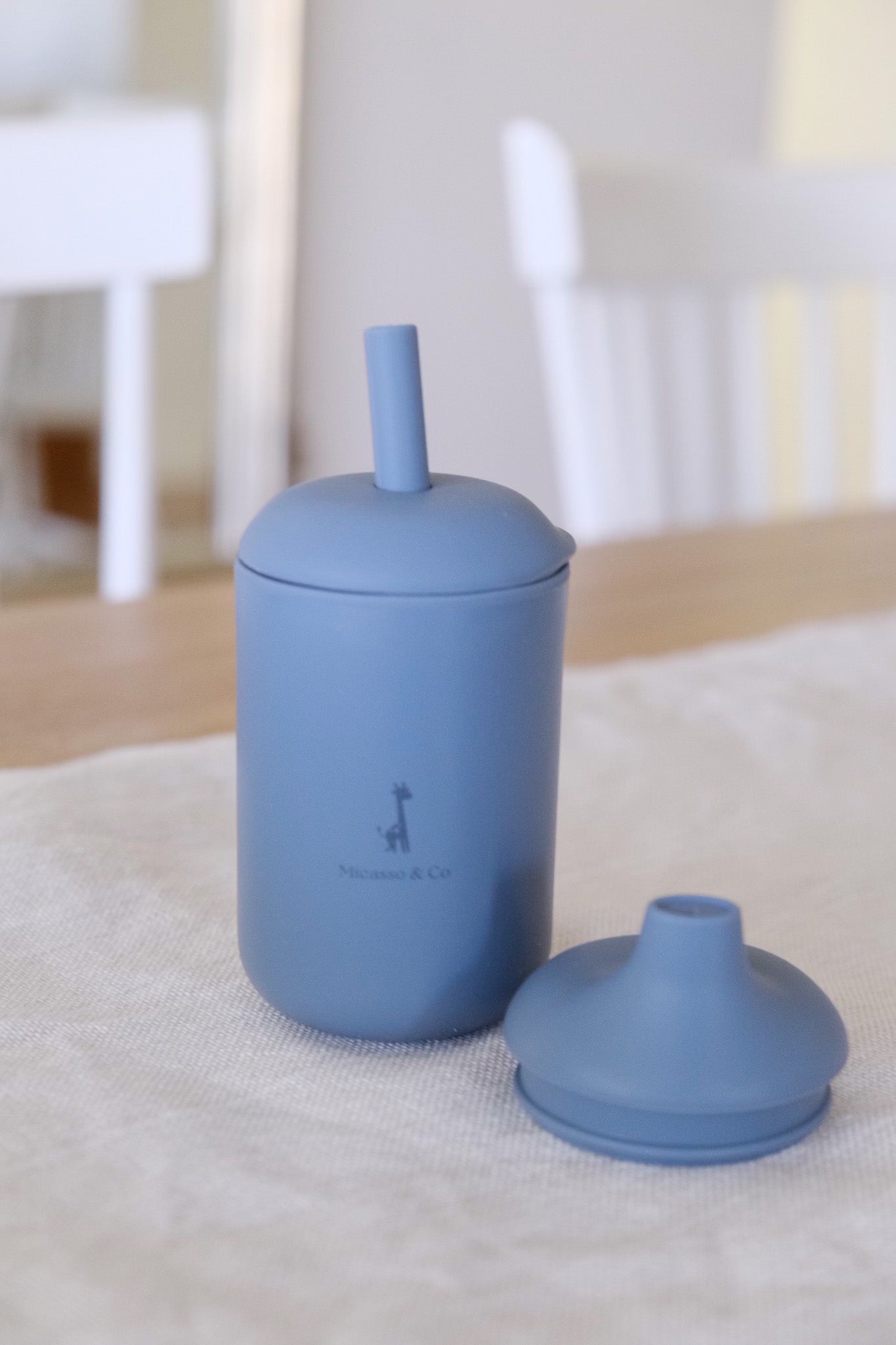 Gobelet en silicone à paille et à bec