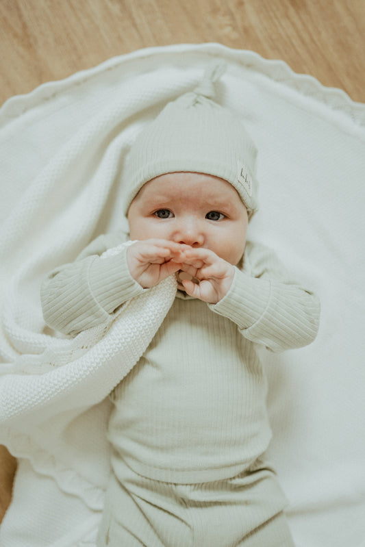Organic Cotton Two-Piece Baby Outfit, Light Sage | ba.be.O Canada