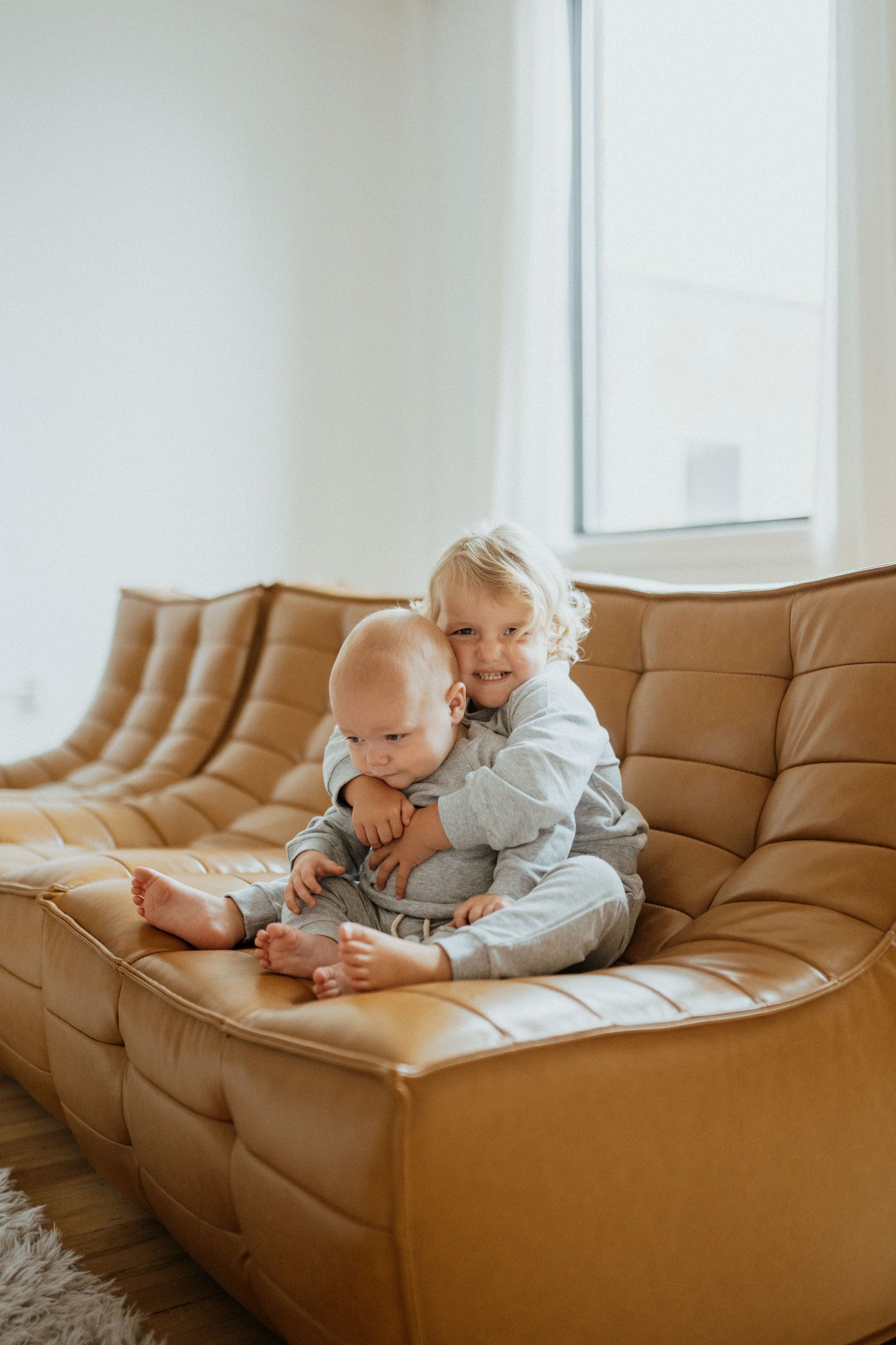 Ensemble de survêtement en coton biologique pour bébés et tout-petits, gris chiné | ba.be.O Canada