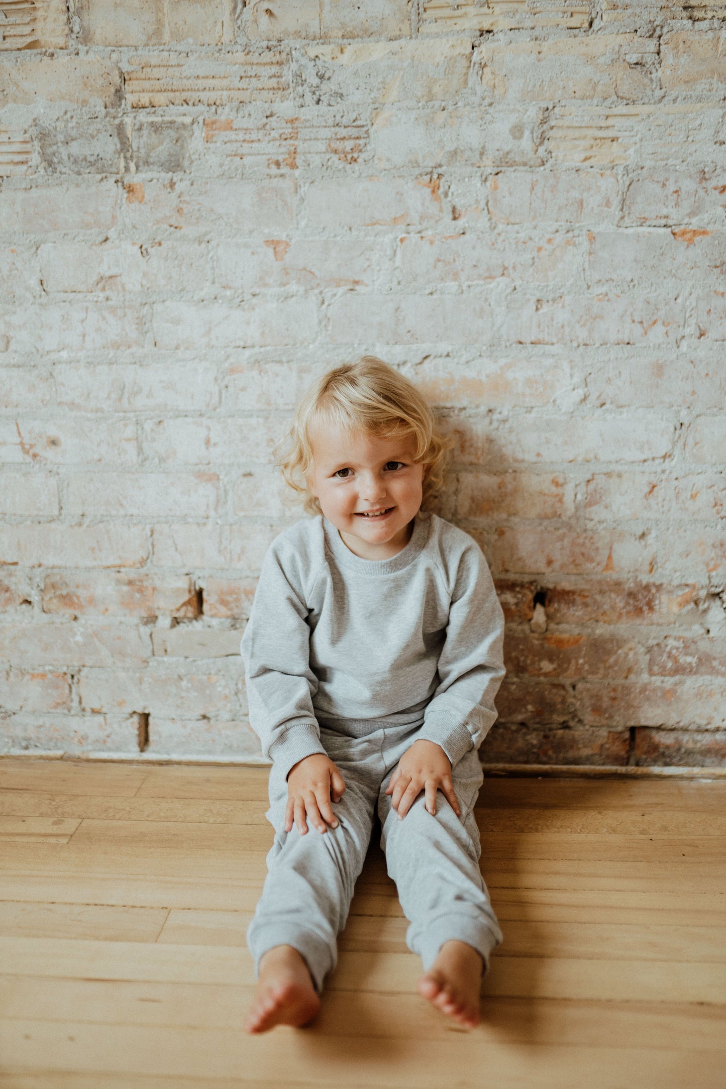 Ensemble de survêtement en coton biologique pour bébés et tout-petits, gris chiné | ba.be.O Canada