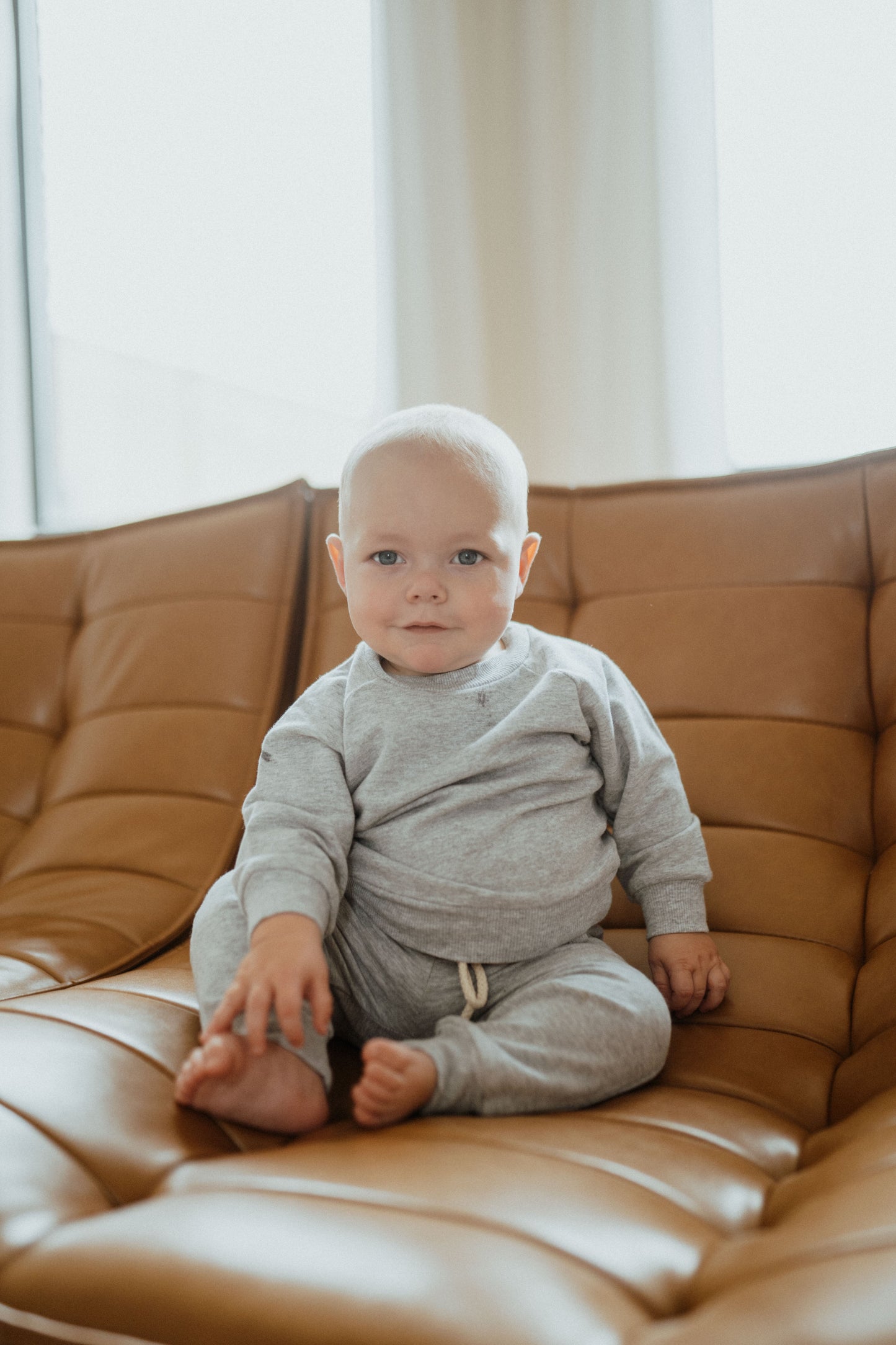 Ensemble de survêtement en coton biologique pour bébés et tout-petits, gris chiné | ba.be.O Canada
