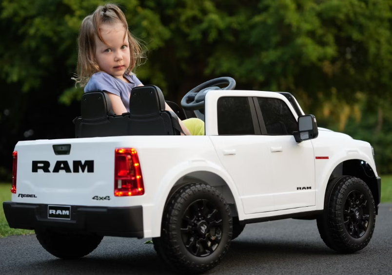 Voiture électrique 2 places pour enfants Dodge Ram 24 V 2026 avec télécommande