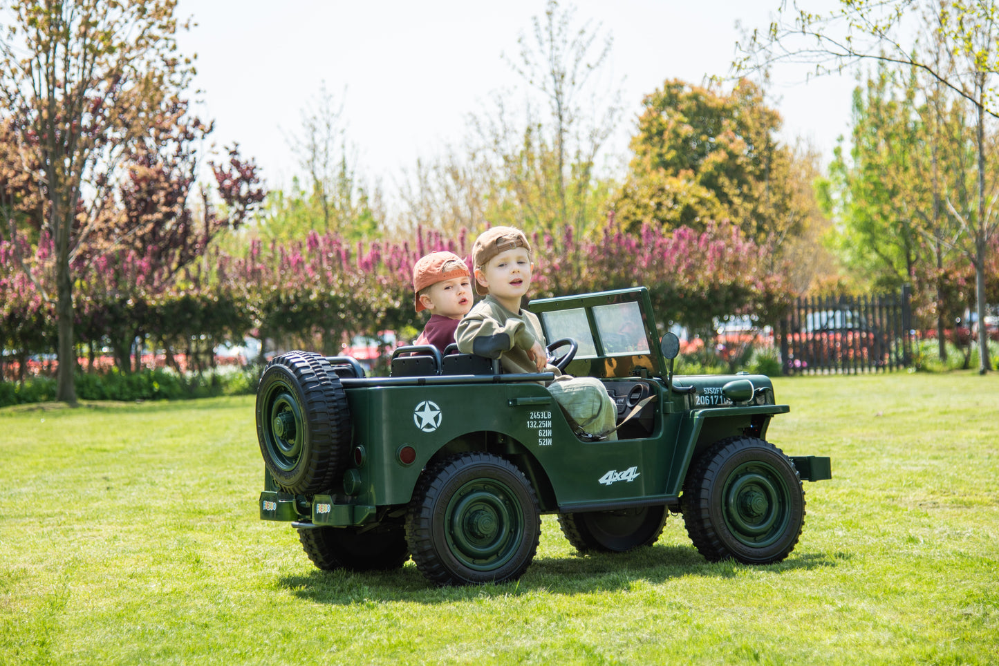 Voiture électrique pour enfants 24 V Jeep militaire 3 places DELUXE avec télécommande