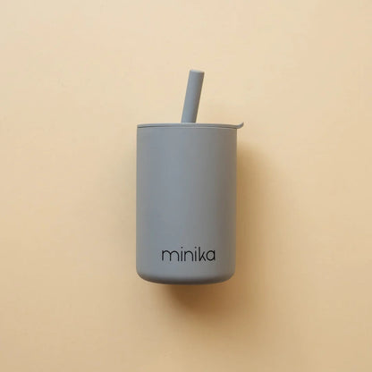 Gobelet en silicone avec paille et couvercle