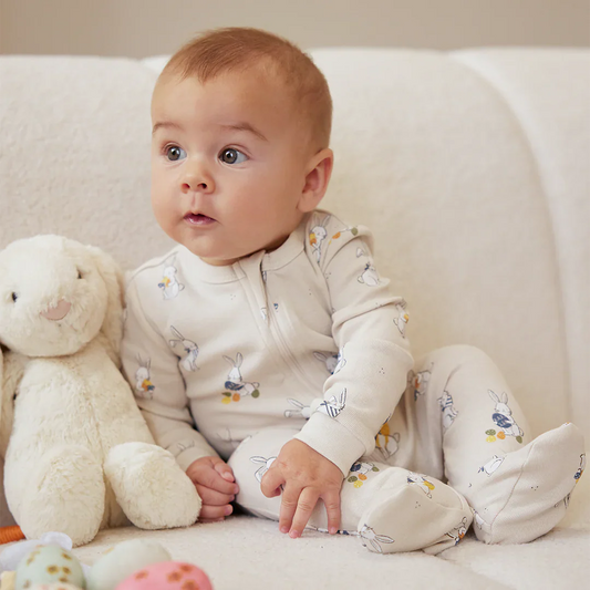 Egg Hunt Print on Crème Sleeper | Petit Lem