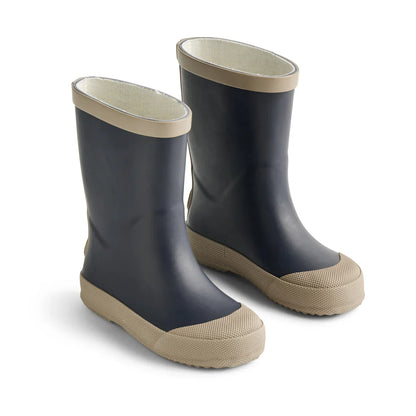 Botte en caoutchouc boueuse | Encre | BLÉ