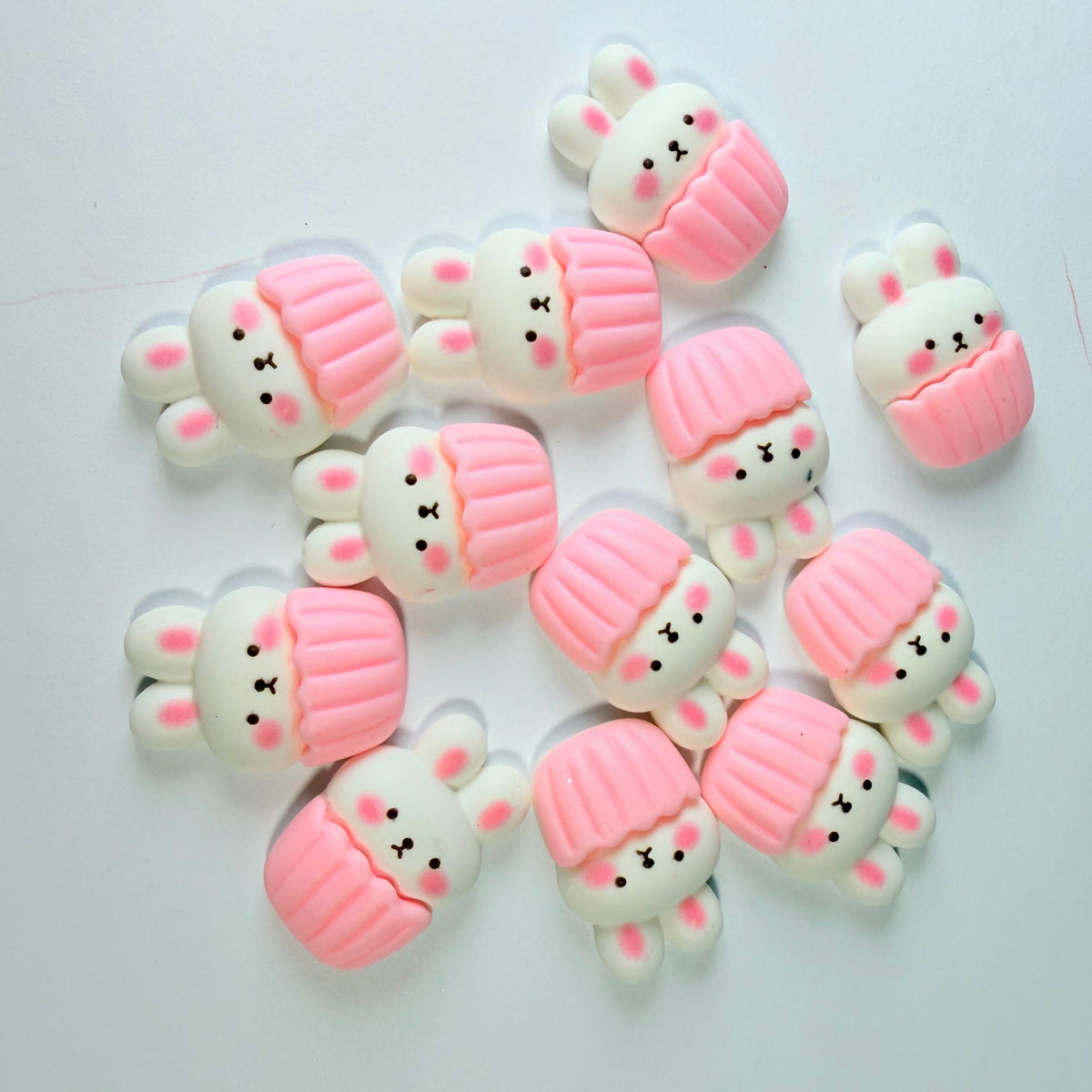 Breloques cupcakes lapins pour bricolage