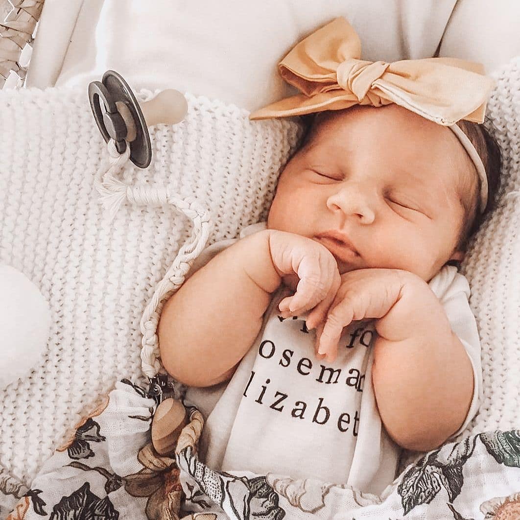 Grandes boucles pour bébé – 14 couleurs offertes
